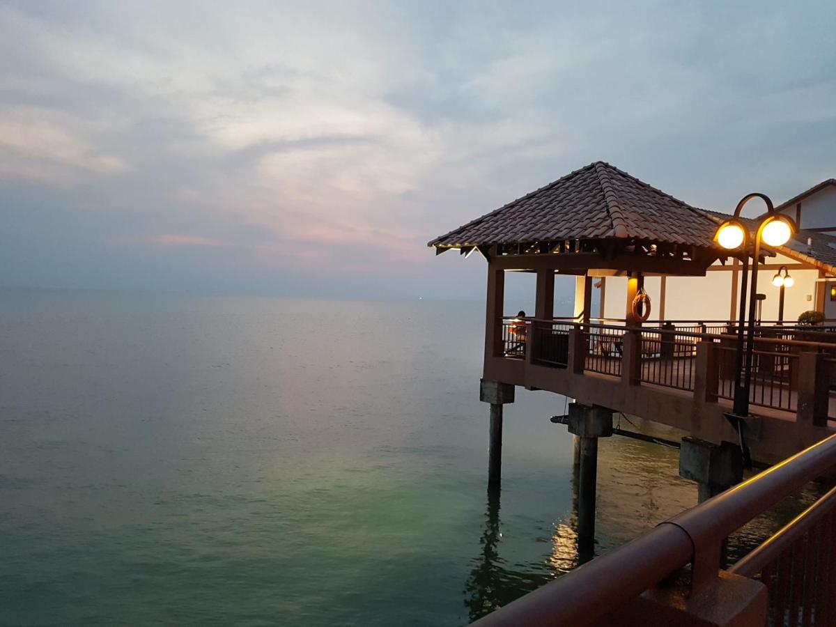Tokido Private Water Chalet Pd Port Dickson Exterior foto